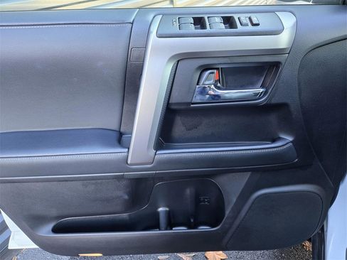 Used 2024 Toyota 4Runner SR5 Premium image 17