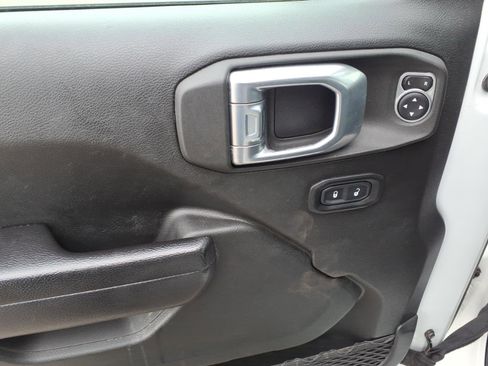 Used 2021 Jeep Gladiator Sport AWD/4WD image 12