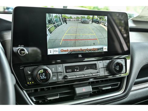 Used 2024 Toyota Grand Highlander AWD image 18