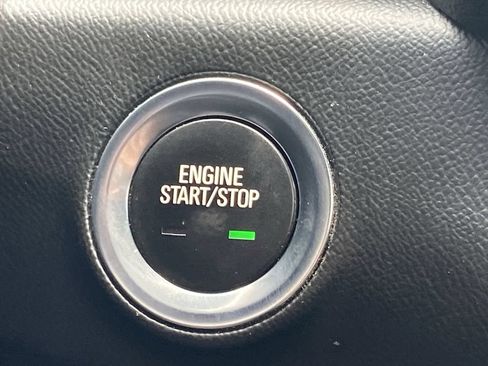 Used 2022 GMC Terrain SLE w/ Driver Convenience Package FWD image 12