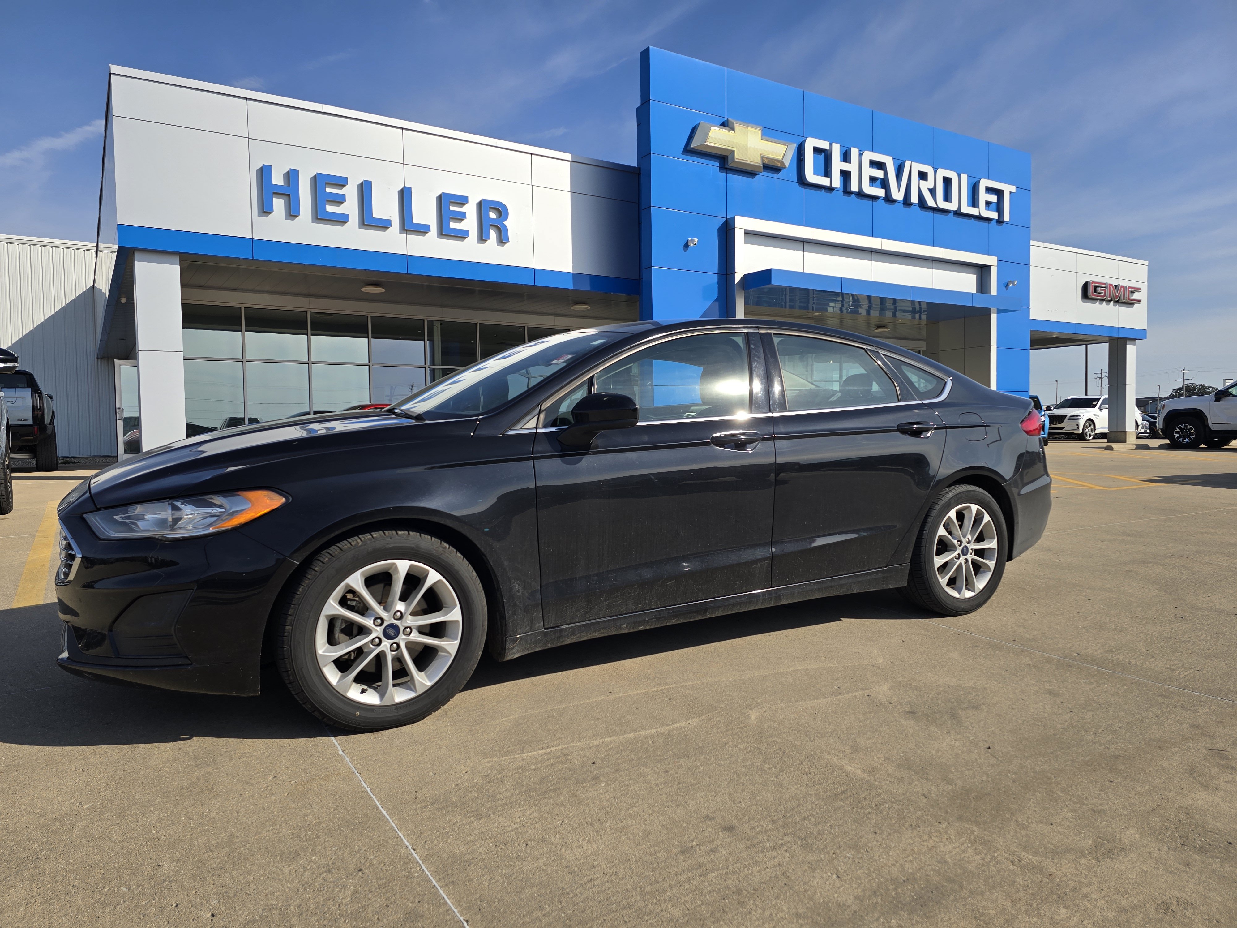 Used 2020 Ford Fusion SE FWD image 3