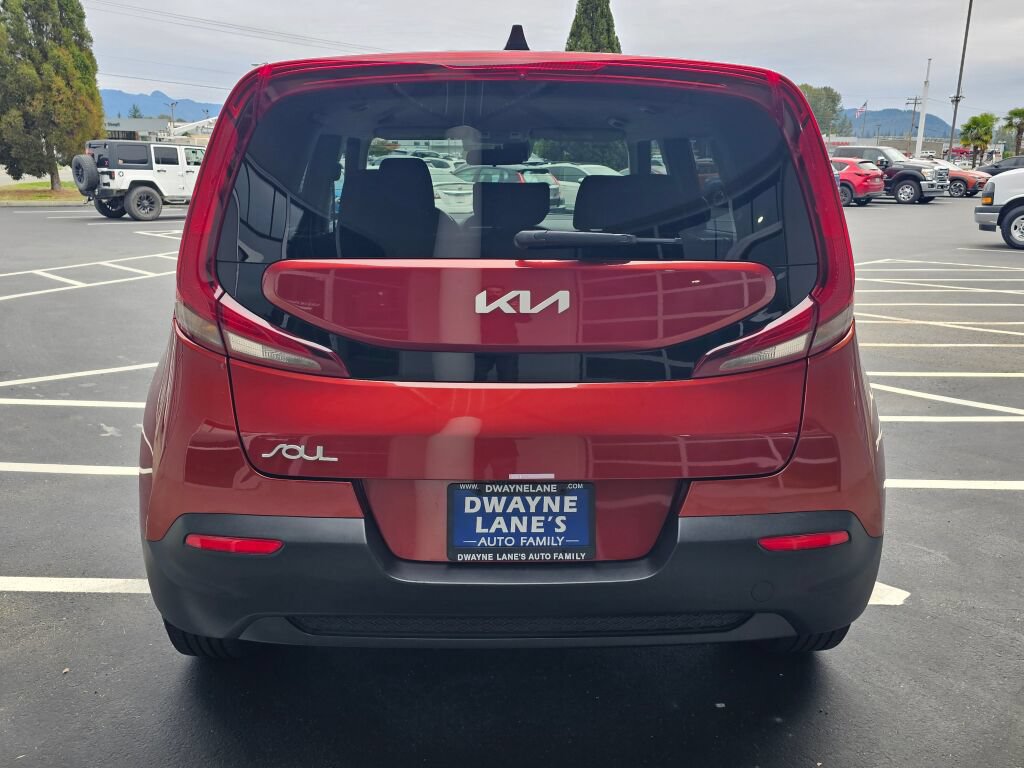 Used 2022 Kia Soul LX w/ Technology Package FWD image 4
