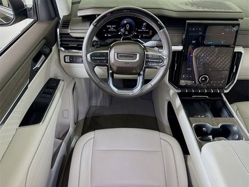 Certified 2025 GMC Acadia Denali w/ Super Cruise Package image 21