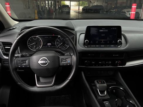 Used 2025 Nissan Rogue SV FWD image 14