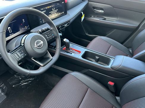 New 2025 Nissan Kicks SR image 7