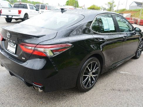Used 2023 Toyota Camry SE FWD image 5