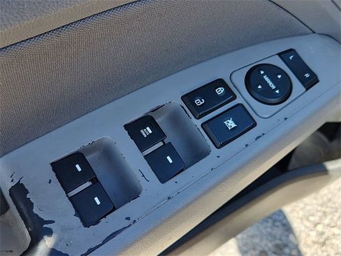 Used 2019 Hyundai Elantra SEL image 15