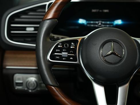 Used 2020 Mercedes-Benz GLE 450 4MATIC image 39