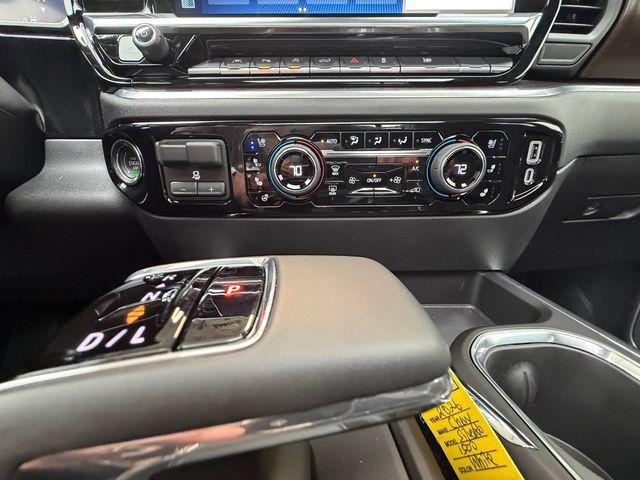 Used 2026 Chevrolet Silverado 1500 High Country AWD/4WD image 29