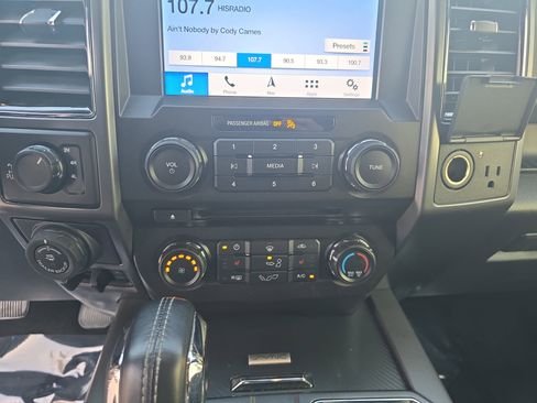 Used 2018 Ford F150 XLT w/ Equipment Group 302A Luxury image 23