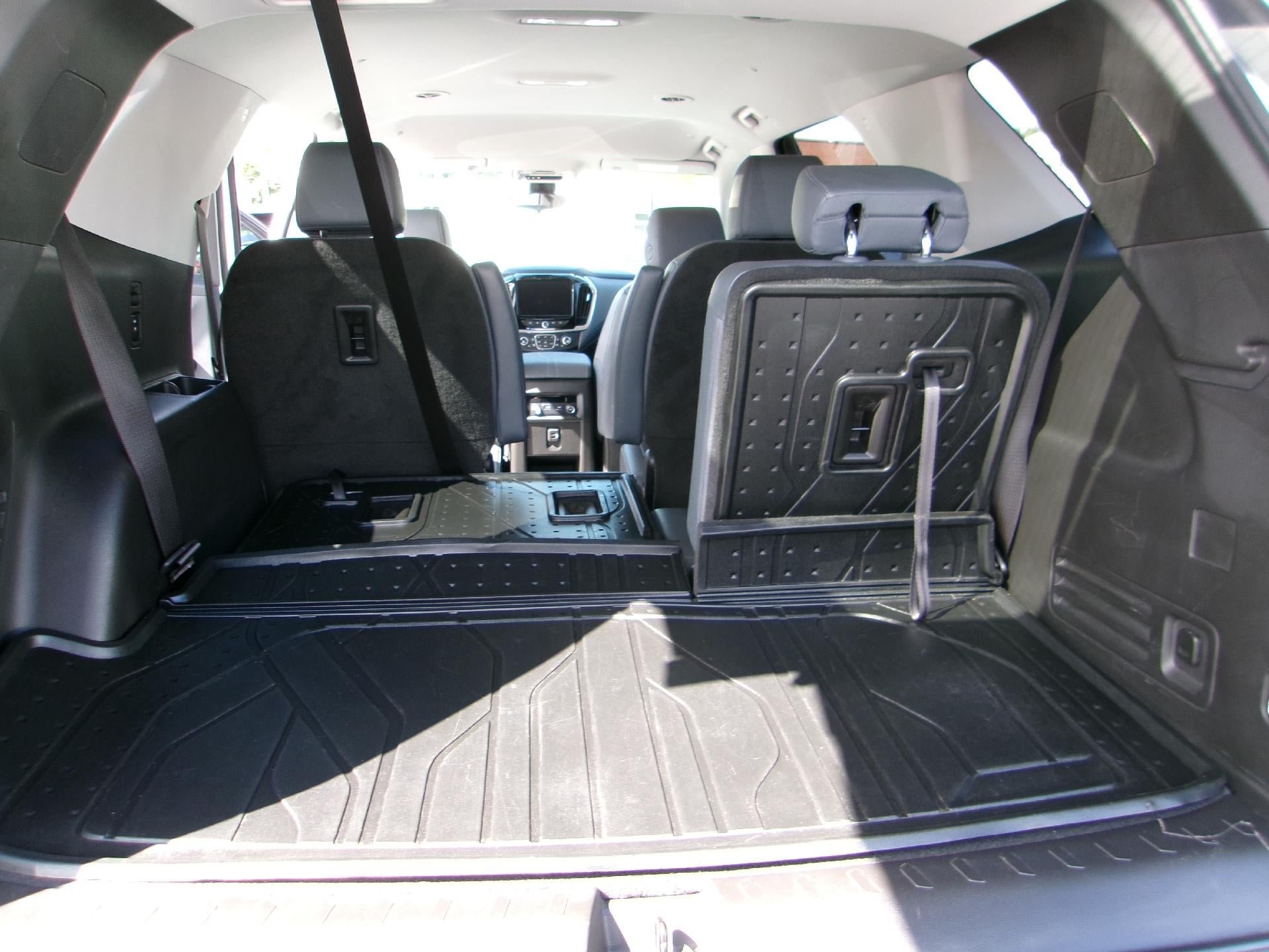 Used 2021 Chevrolet Traverse LT w/ LPO, Floor Liner Package AWD/4WD image 11