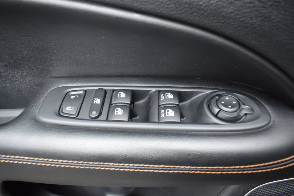 Used 2021 Jeep Compass Limited w/ Sun and Sound Group AWD/4WD image 16