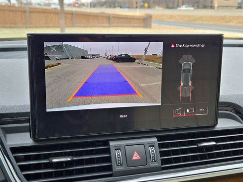 Used 2023 Audi Q5 2.0T Premium w/ Convenience Package image 18