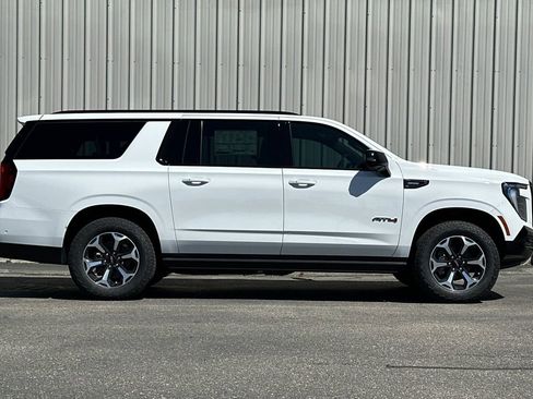 New 2026 GMC Yukon XL AT4 AWD/4WD image 3