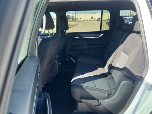 Used 2025 GMC Acadia Elevation image 32