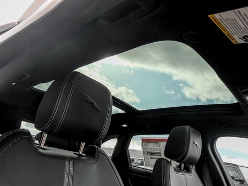 New 2026 Jaguar F-PACE R-Dynamic S image 22