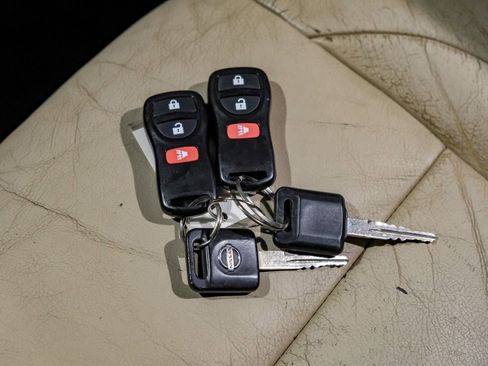 Used 2012 Nissan Armada SV image 66