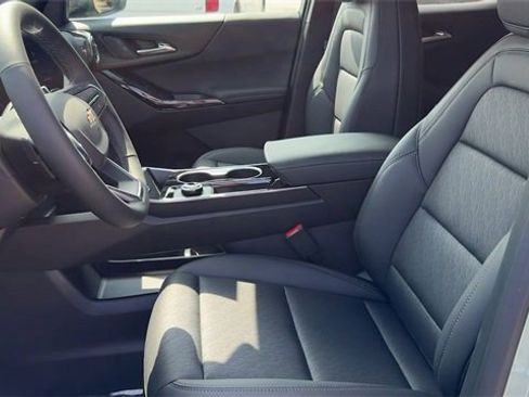 New 2026 Chevrolet Equinox LT w/ Convenience Package II image 10