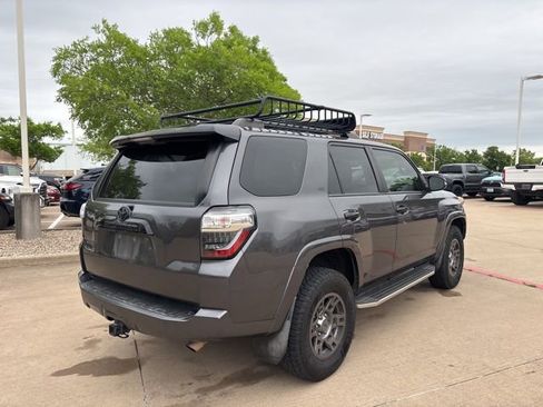 Used 2020 Toyota 4Runner Venture w/ Moonroof Package image 5