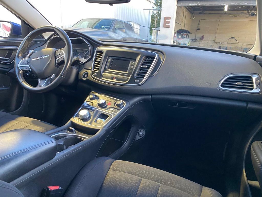Used 2015 Chrysler 200 Limited w/ Convenience Group FWD image 11