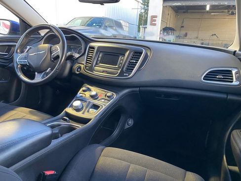 Used 2015 Chrysler 200 Limited w/ Convenience Group FWD image 11