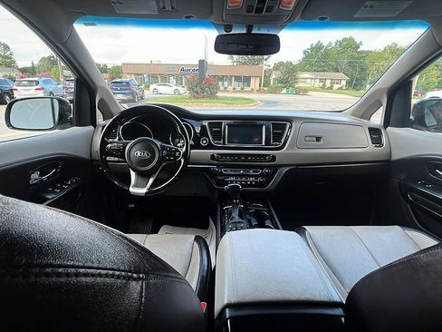Used 2016 Kia Sedona SX Limited FWD image 10