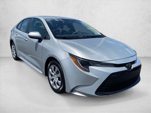 Used 2024 Toyota Corolla LE FWD image 3