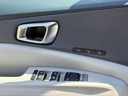 New 2026 Kia Carnival EX FWD image 37