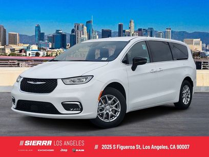 New 2026 Chrysler Pacifica Select
