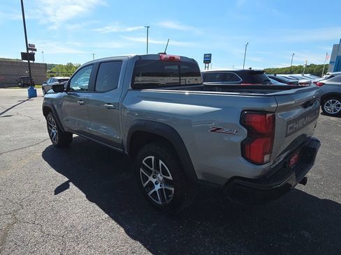 Used 2023 Chevrolet Colorado Z71 w/ Z71 Convenience Package 2 AWD/4WD image 6