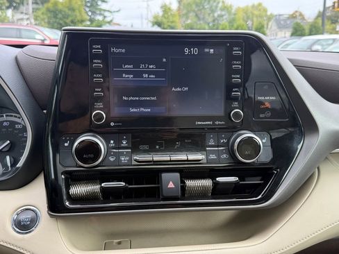 Used 2022 Toyota Highlander XLE image 33