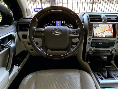 Used 2018 Lexus GX 460 Premium image 6