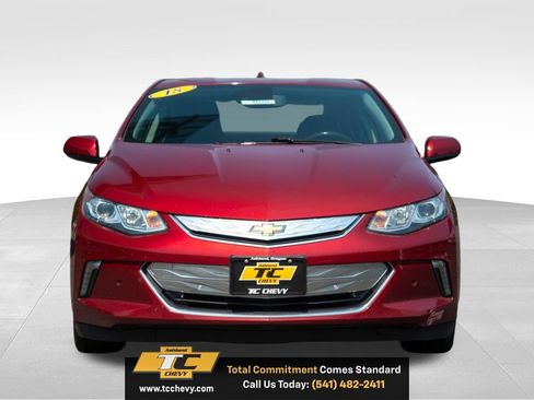 Used 2018 Chevrolet Volt Premier w/ Driver Confidence Package FWD image 2