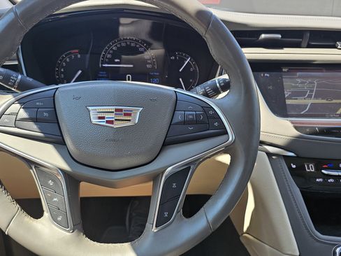 Used 2017 Cadillac XT5 Luxury w/ Driver Awareness Package image 42