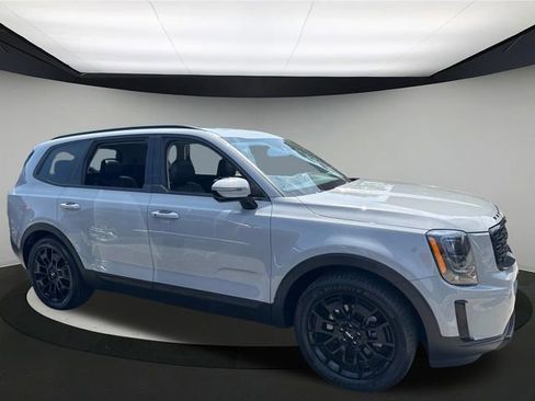 Used 2022 Kia Telluride SX w/ SX Prestige Package image 5