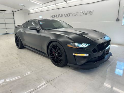 Used 2020 Ford Mustang GT RWD image 3