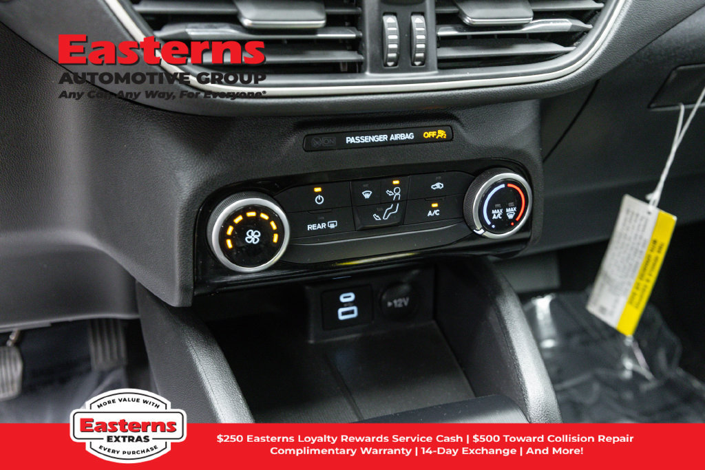 Used 2022 Ford Escape SE FWD image 21