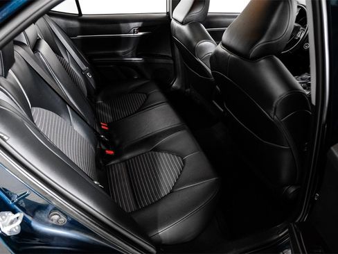 Used 2021 Toyota Camry SE image 34