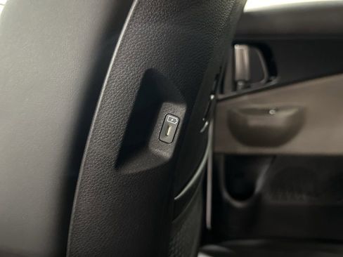 New 2026 Kia Carnival image 24