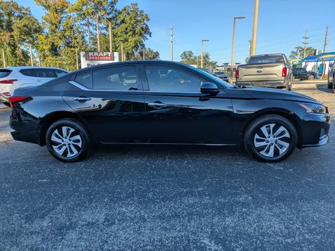 Certified 2025 Nissan Altima 2.5 S image 3