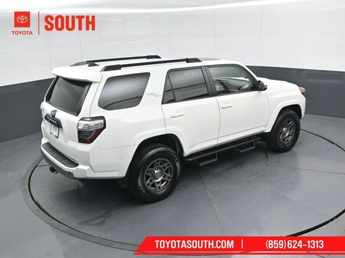 Used 2019 Toyota 4Runner TRD Off-Road Premium image 46