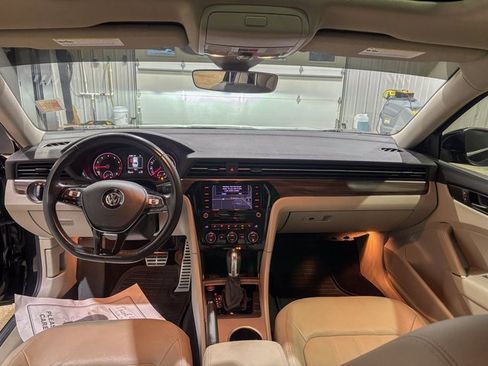 Used 2020 Volkswagen Passat 2.0T SEL image 23