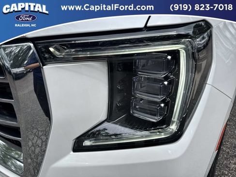 Used 2022 GMC Yukon XL SLT w/ SLT Luxury Package AWD/4WD image 11