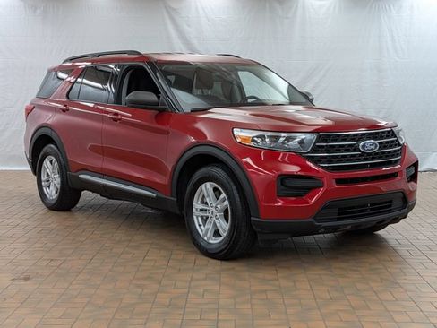 Certified 2023 Ford Explorer XLT w/ Class IV Trailer Tow Package AWD/4WD image 1