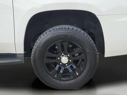 Used 2015 Chevrolet Suburban LT RWD image 31