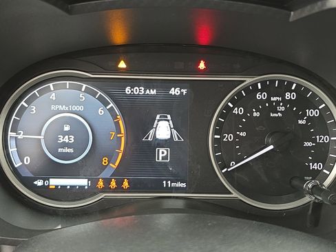 New 2025 Nissan Versa SR w/ Trunk Package FWD image 18