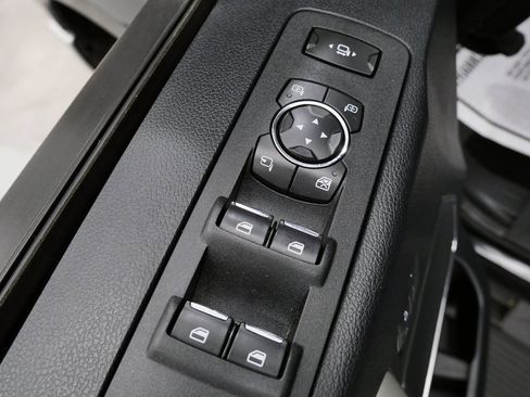 Used 2017 Ford F250 Lariat w/ Chrome Package image 15