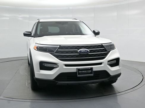Certified 2023 Ford Explorer XLT w/ Equipment Group 202A image 26