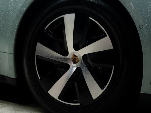 Used 2025 Porsche Taycan RWD image 10