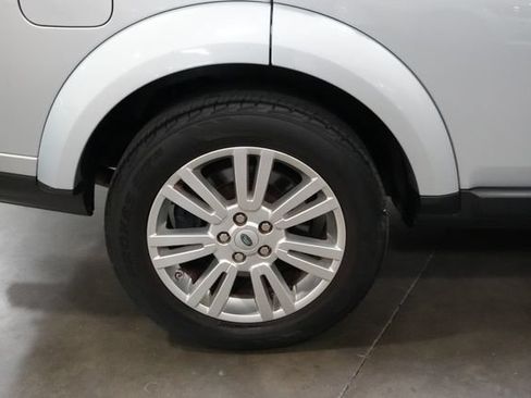 Used 2011 Land Rover LR4 HSE LUX AWD/4WD image 10